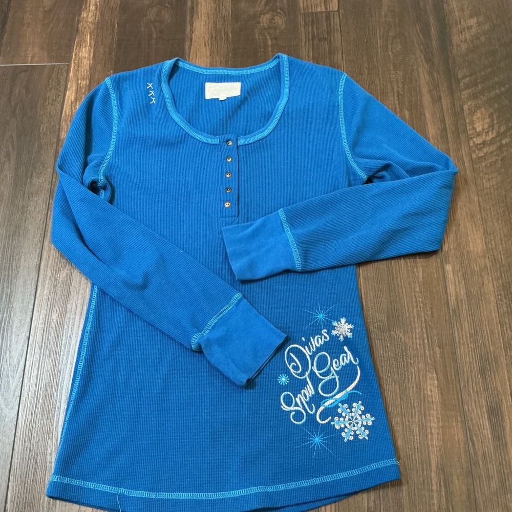 Divas Snow Gear Waffle Knit Henley Top Blue Snowflake Graphic Size M Thermal